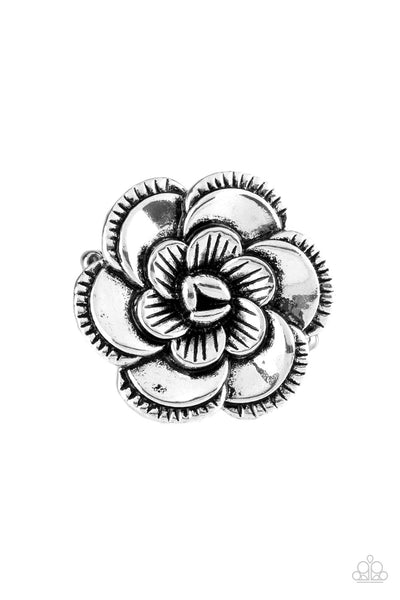 Flowerbed and breakfast -silver
